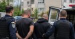 Trei persoane retinute pentru agresiune amenintare violarea domiciliului si distrugere in Piatra Neamt