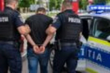 Bărbat din Neamț, dosar penal pentru evadare după ce a fost găsit în cafenea