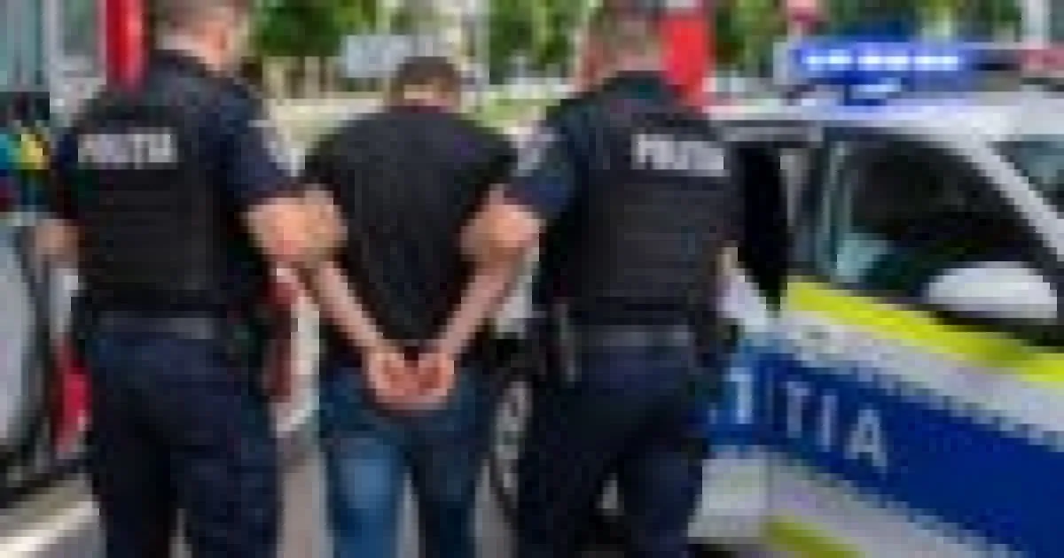 Bărbat din Neamț, dosar penal pentru evadare după ce a fost găsit în cafenea