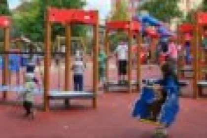 Primăria Piatra-Neamț deschide cel mai mare loc de joacă din oraș, în cartierul Dărmănești