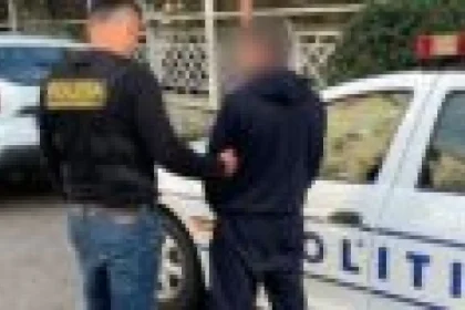 Șofer reținut după accident la Roznov. Era băut și cu permisul suspendat
