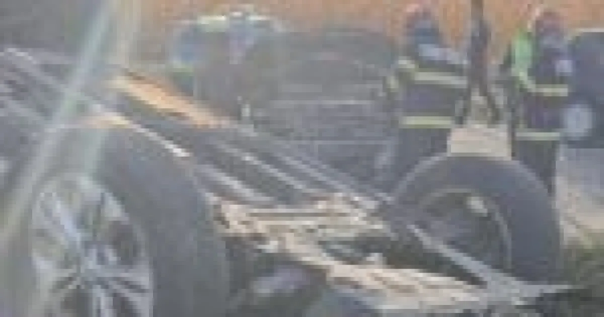 Accident la Turturești: două mașini s-au ciocnit, una s-a răsturnat în afara șoselei